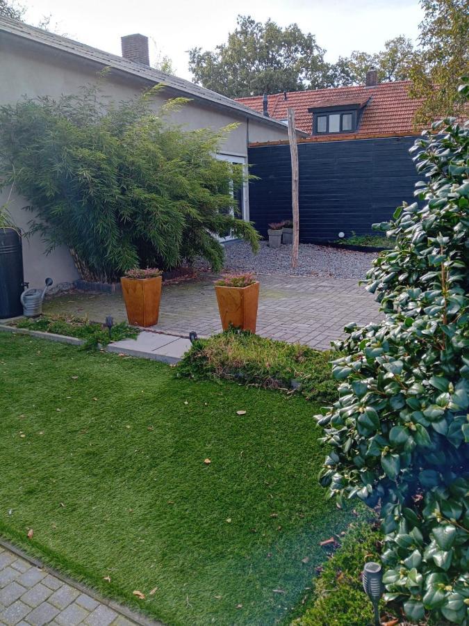 B&B Typisch Lelies Liessel Dış mekan fotoğraf